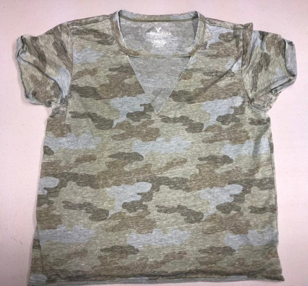 American Eagle Camo Top Ladies M